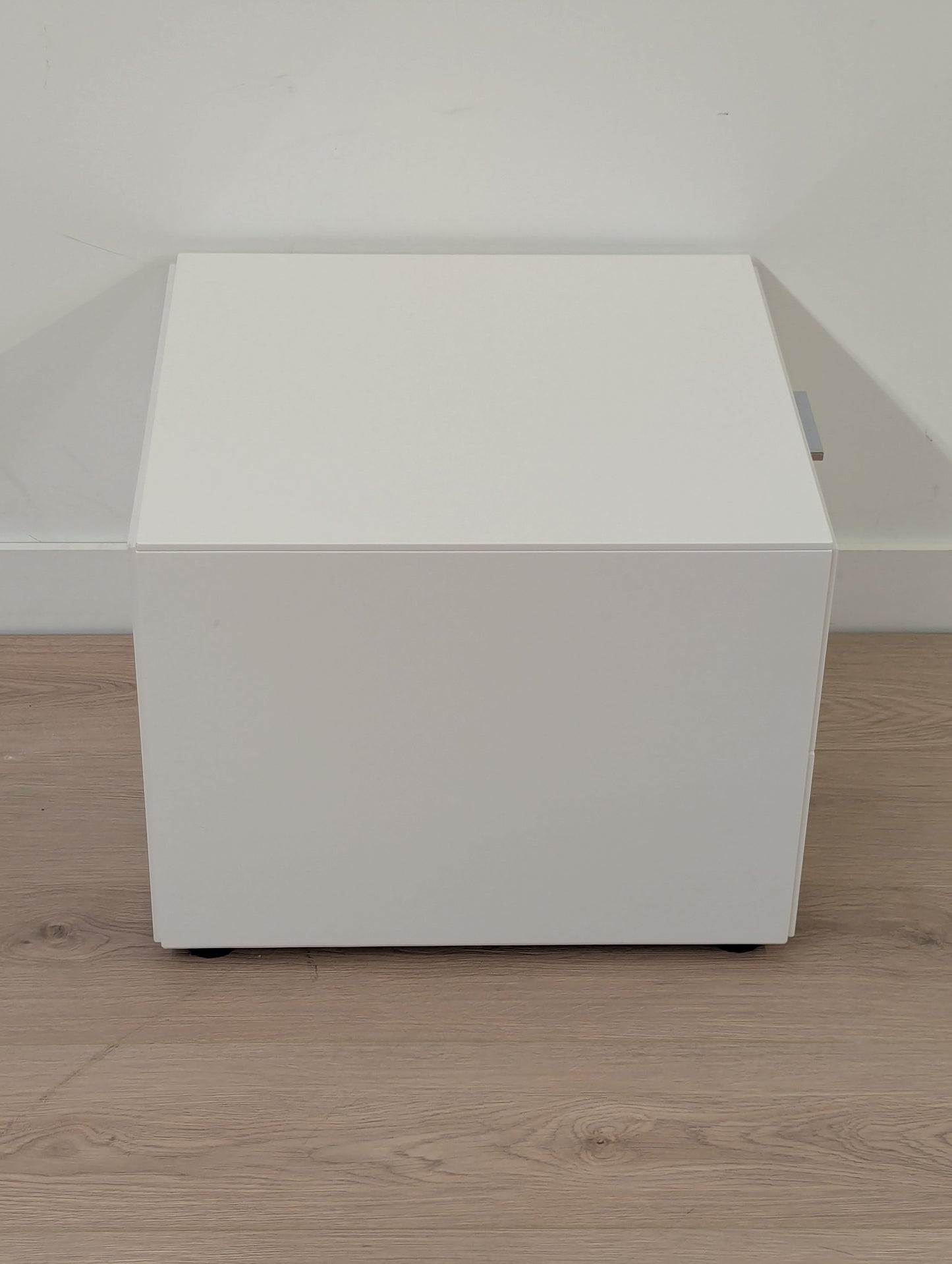 Montis Intu 2 Drawer Nightstand