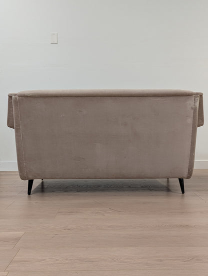 GUBI CDC2 Conic Base Lounge sofa