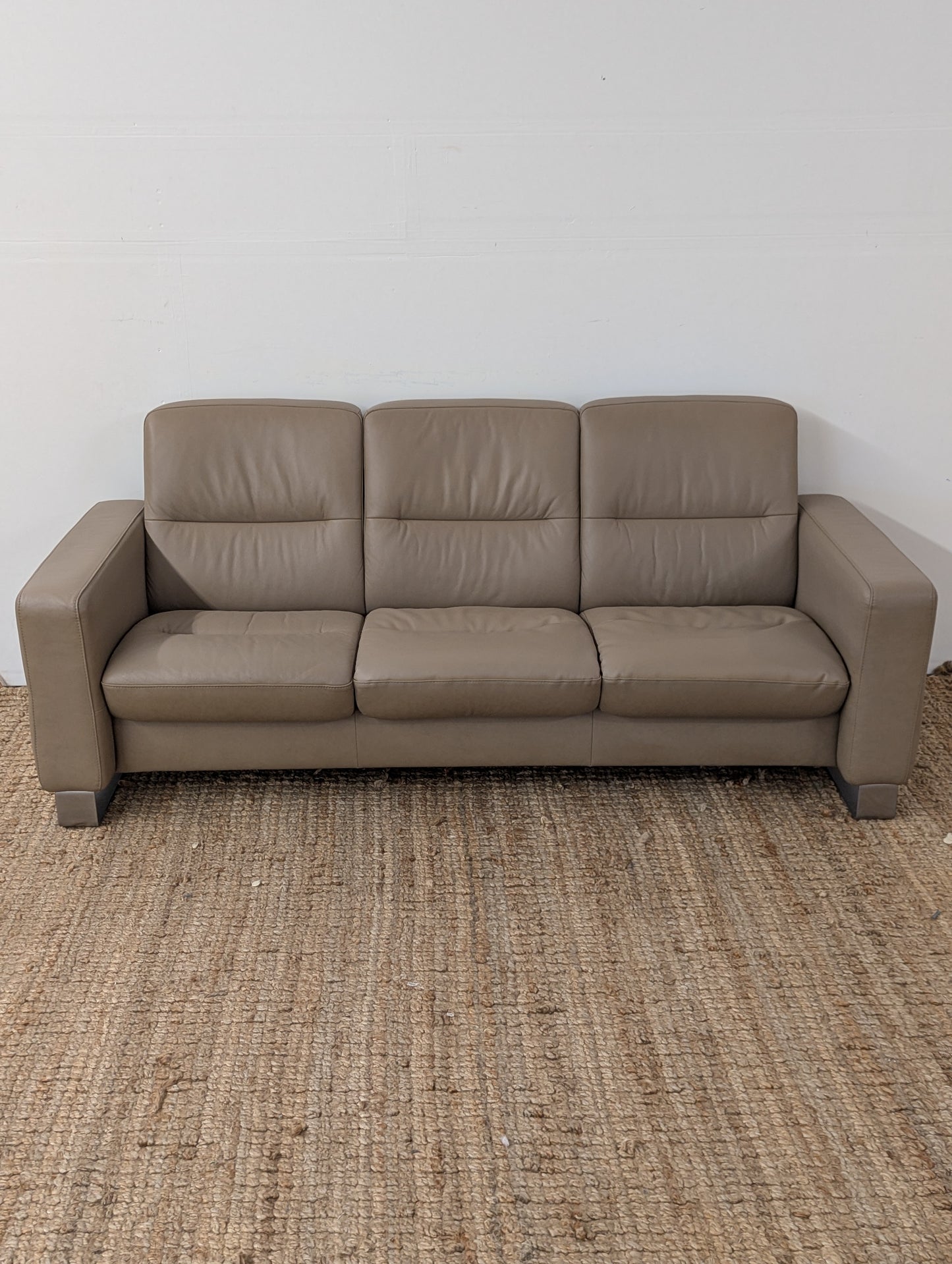 Stressless Wave Low Back Reclining Sofa