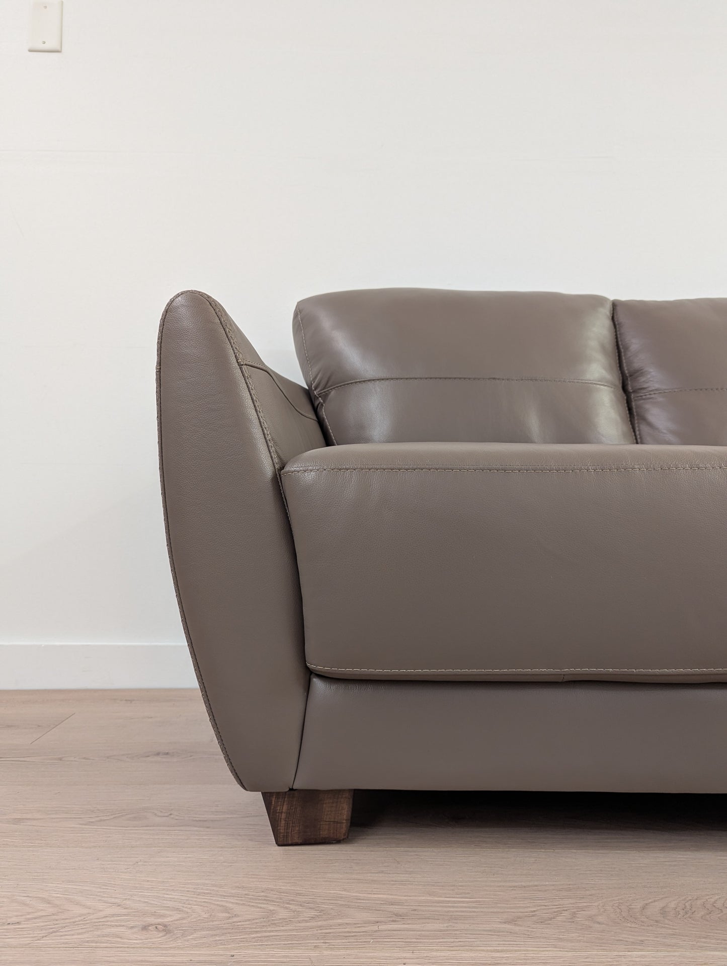 Dixon Dwellings Digiò Sofa