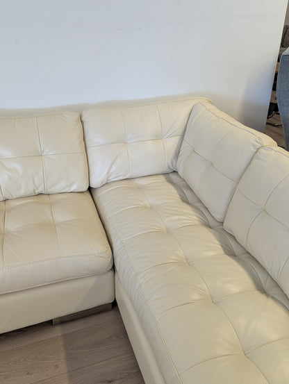 Arizona Leather Newport Sectional with Storage Ottoman