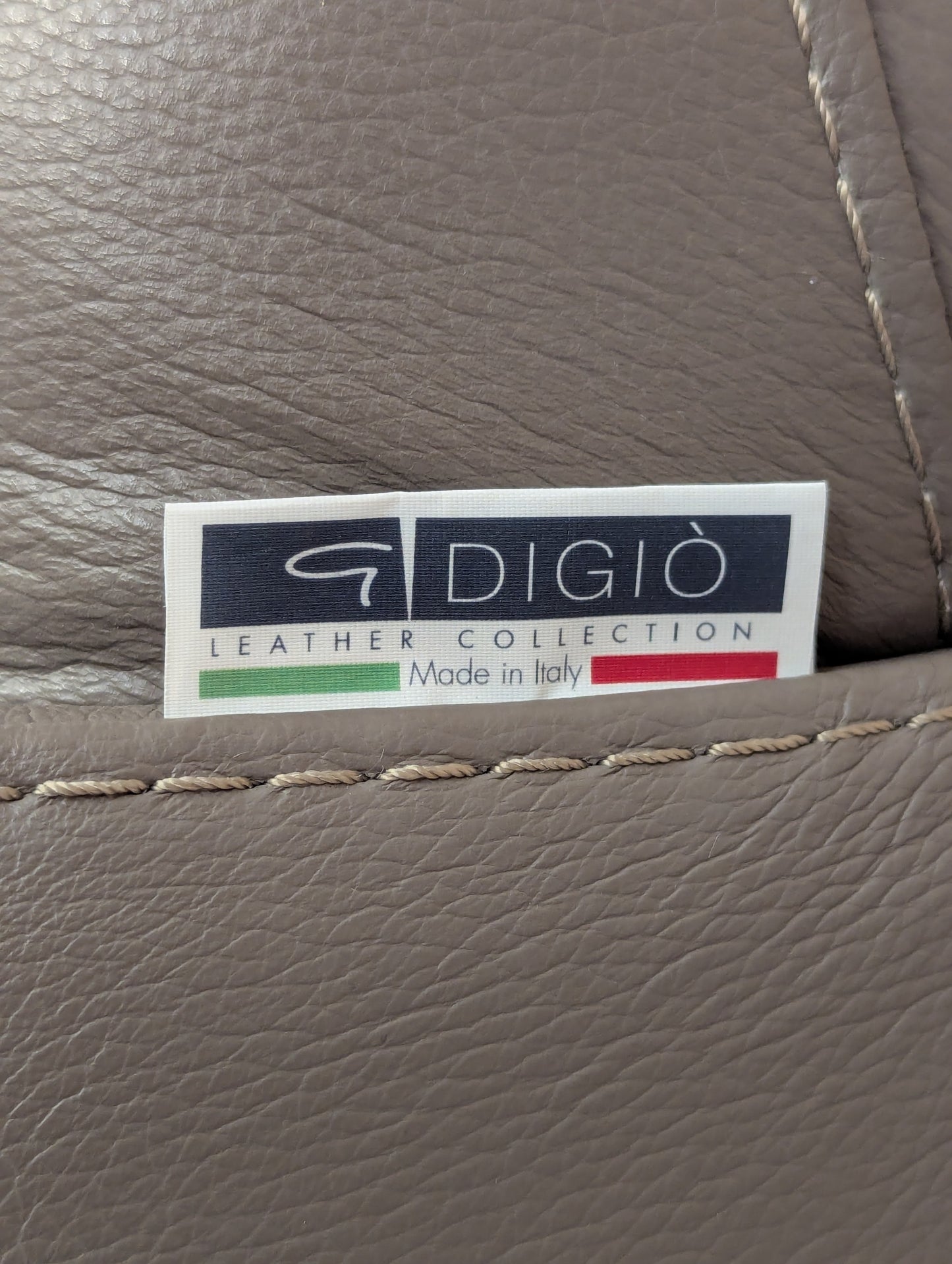 Dixon Dwellings Digiò Sofa