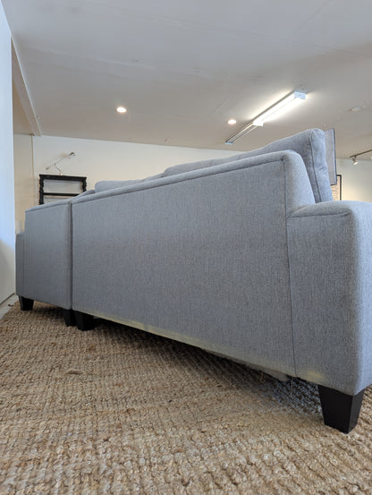 Stylus Bronx Sectional