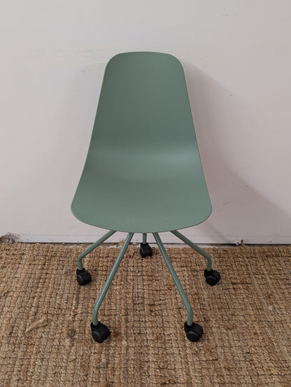 Article Svelti Office Chair - Aloe Green