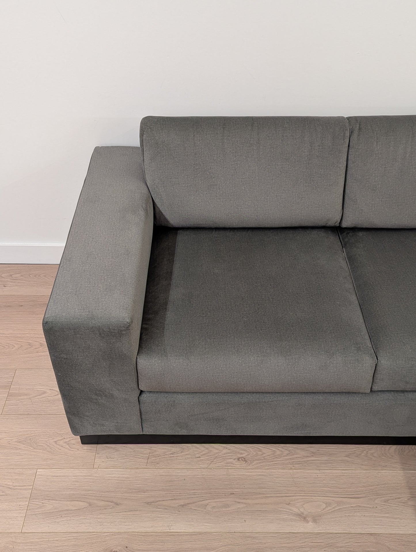 Kavuus Stellan Sectional with Reversible Chaise