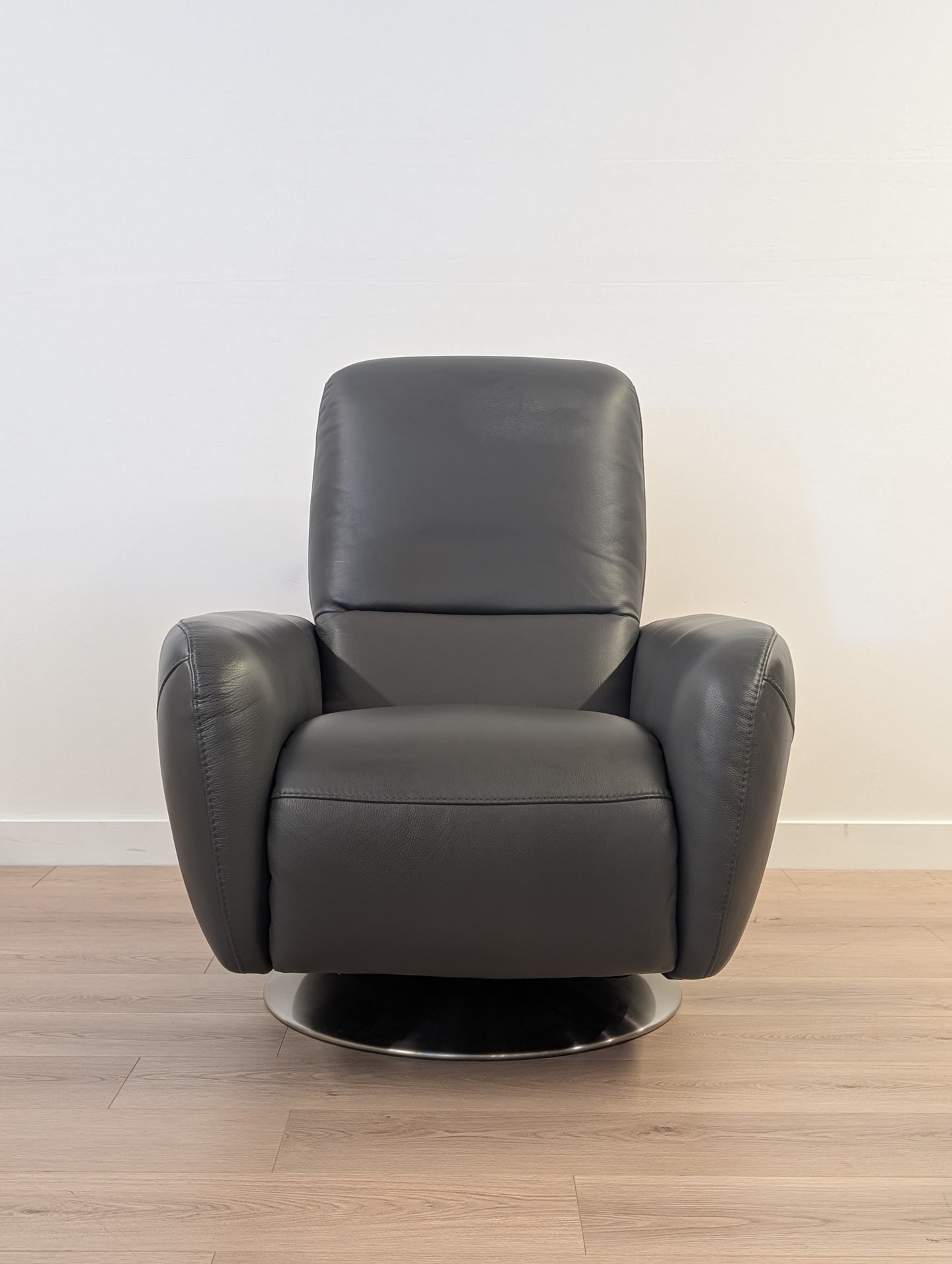 Natuzzi Editions MODB769 Reclining Swivel Chair (2 Available)