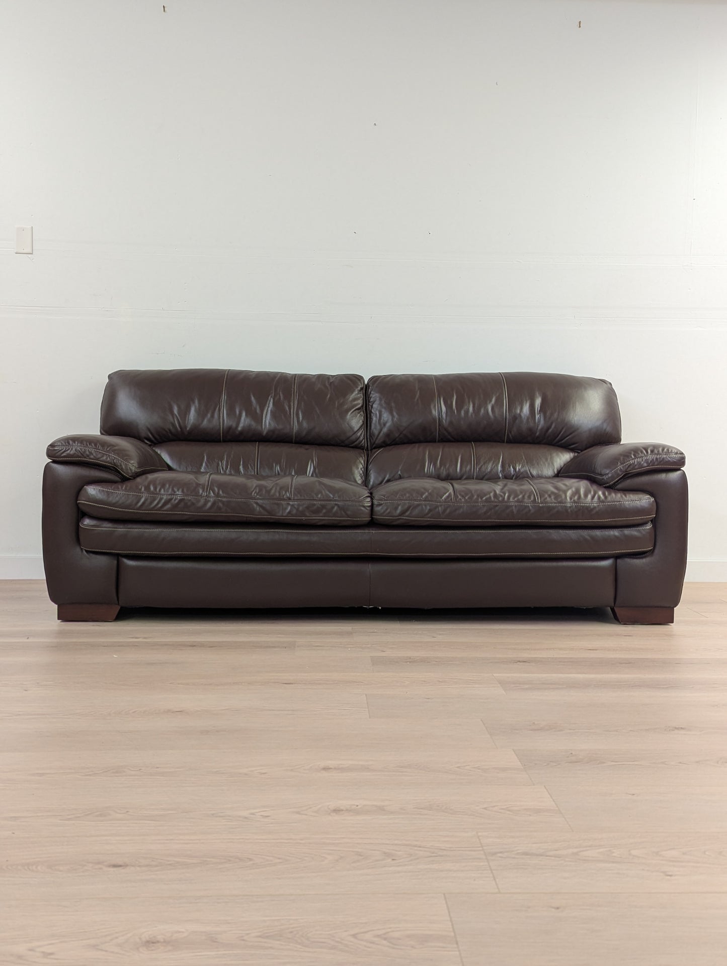 La-Z-Boy Dexter Stationary Leather Sofa