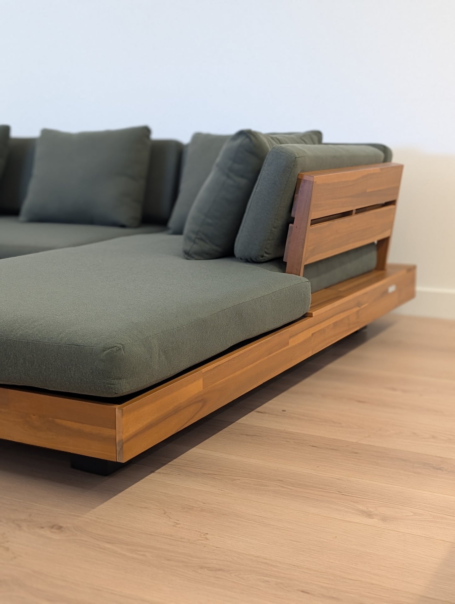 Article Lubek Outdoor Sectional Set (Cover Included)