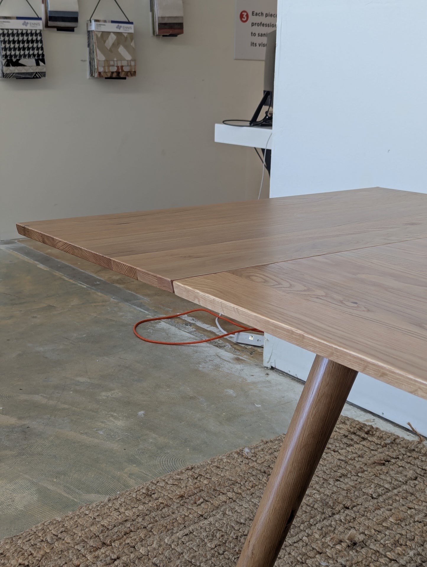 Article Seno Oak Extendable Dining Table
