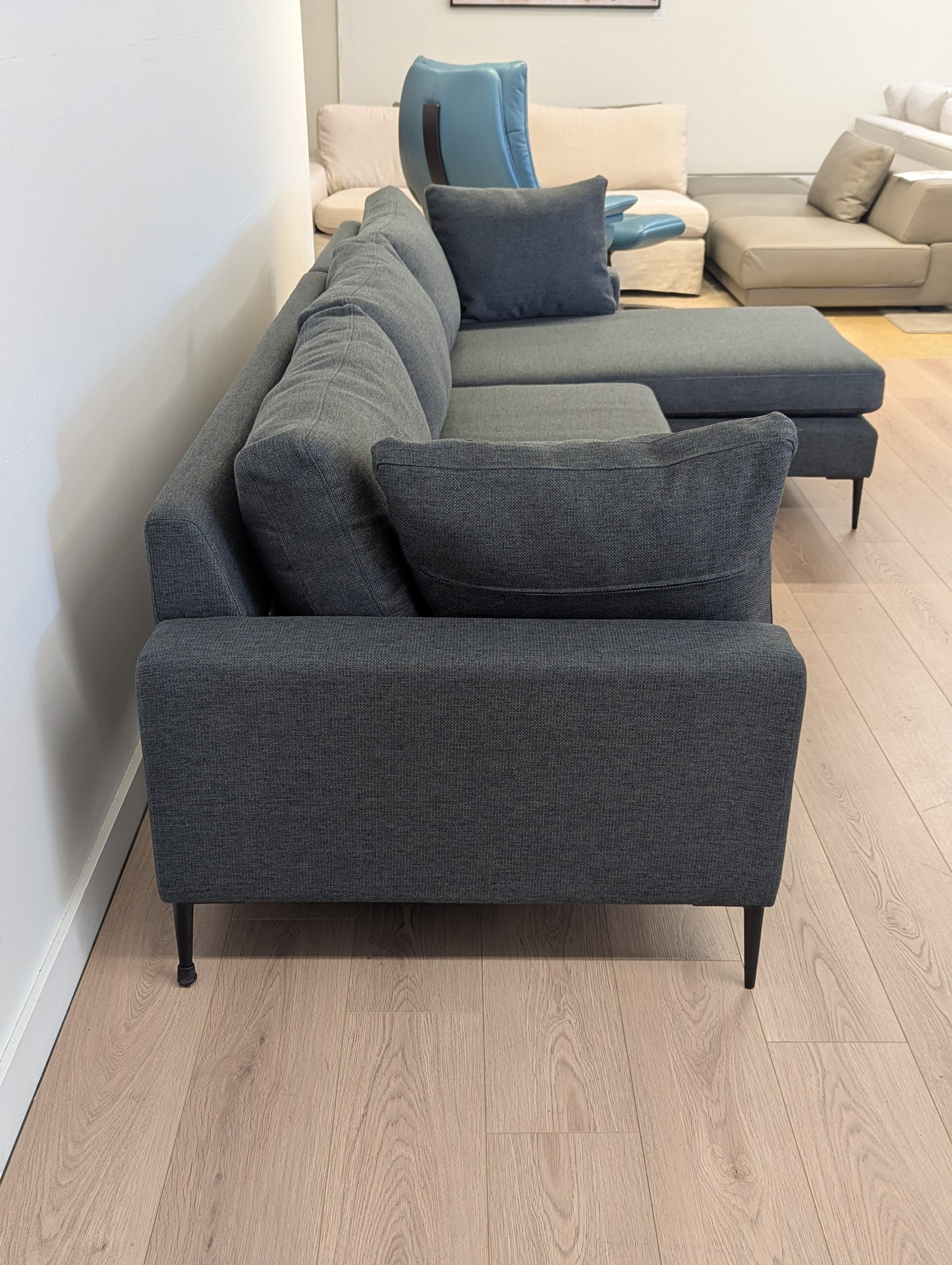 Article Nova Sectional