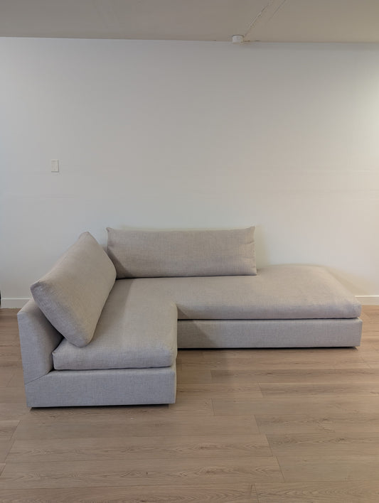 Rene Cazares Messina RHF Corner Sectional (With Paneling)