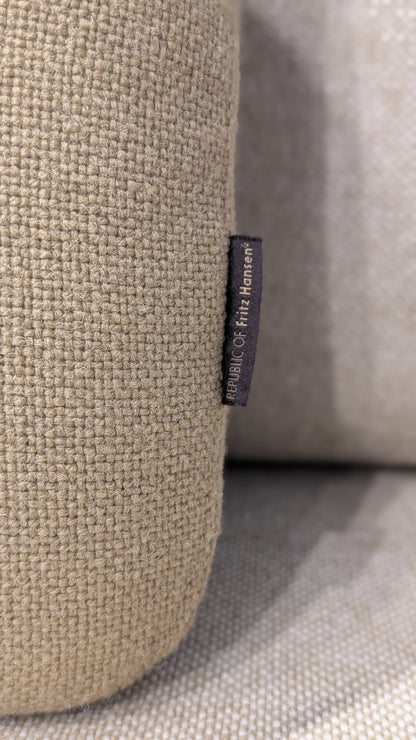 Fritz Hansen Favn JH3 Sofa
