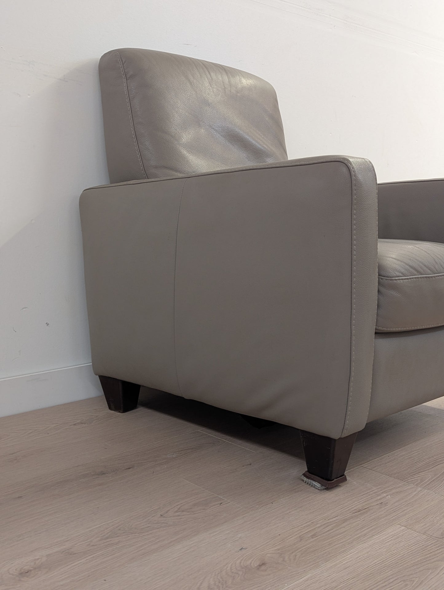 Natuzzi Editions MODB591 Motion Reclining Chair