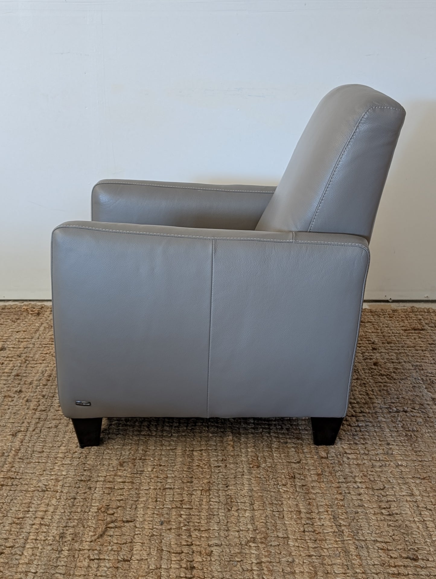 Natuzzi Editions Mod Zero Gravity Reclining Leather Chair