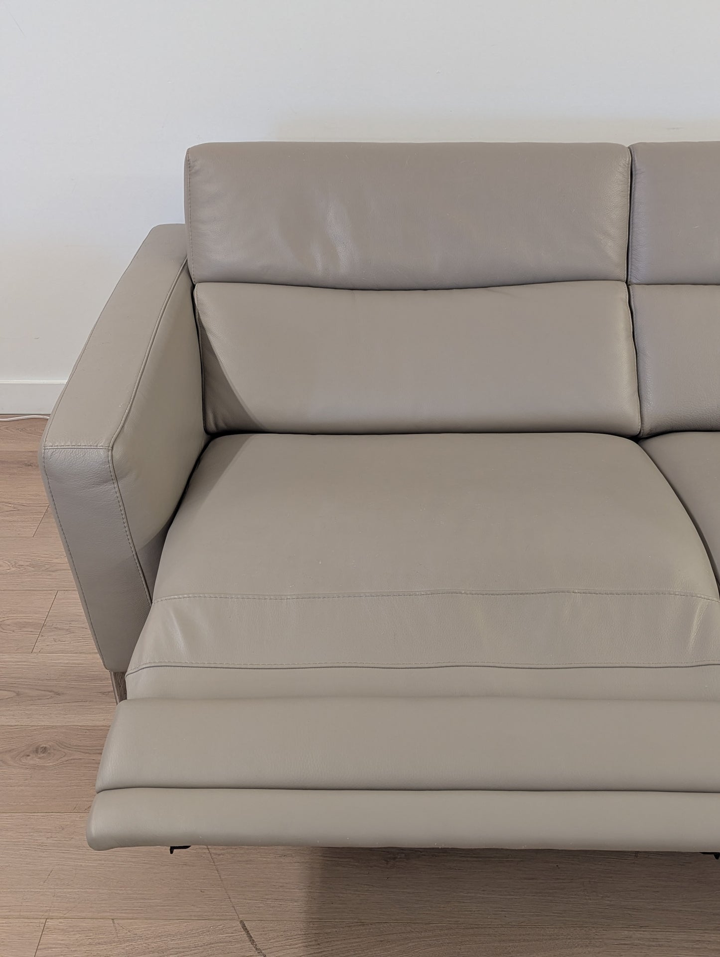 Natuzzi Italia Vola Reclining Sofa