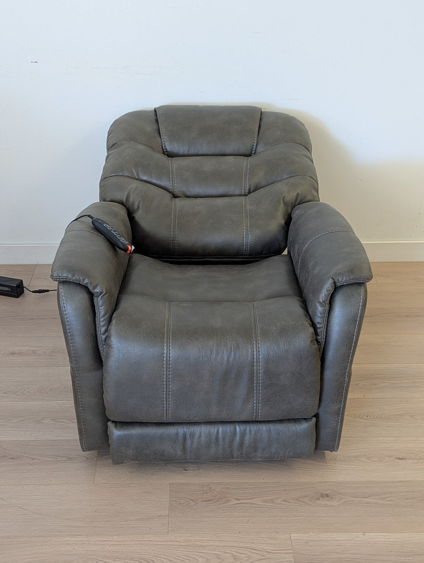 Pride Vivalift Power Lift Reclining Chair
