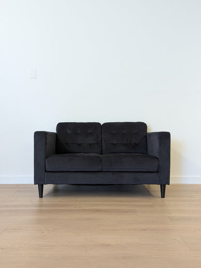 Leon's Athena Loveseat