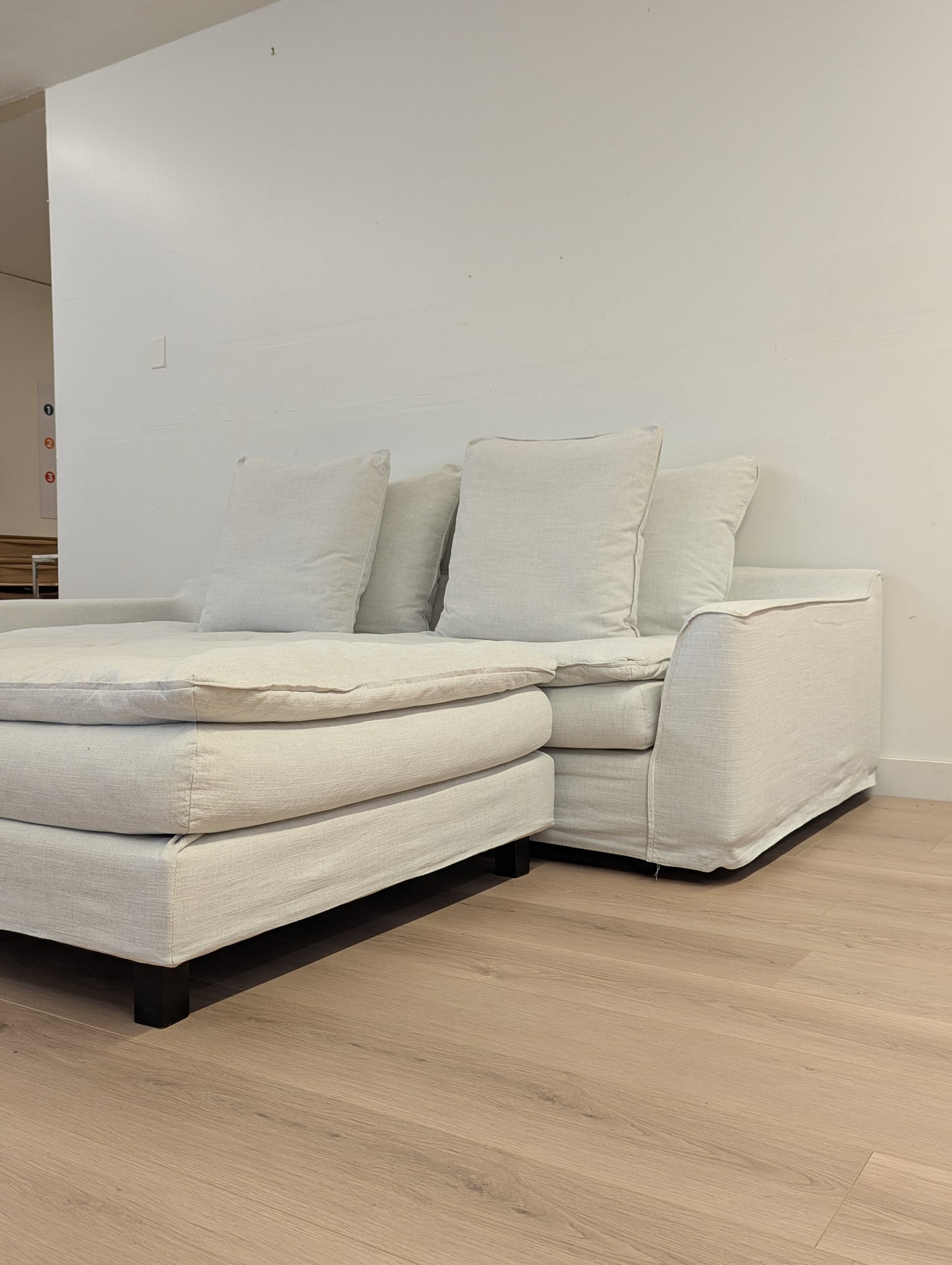 Furninova Sake Sectional