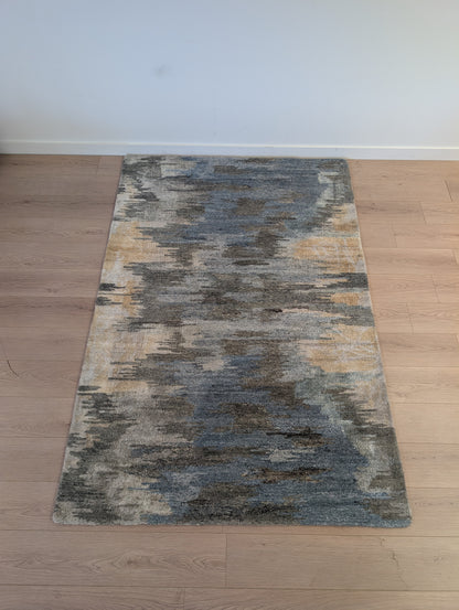 Surya Montclair Rug (5' x 7'6")