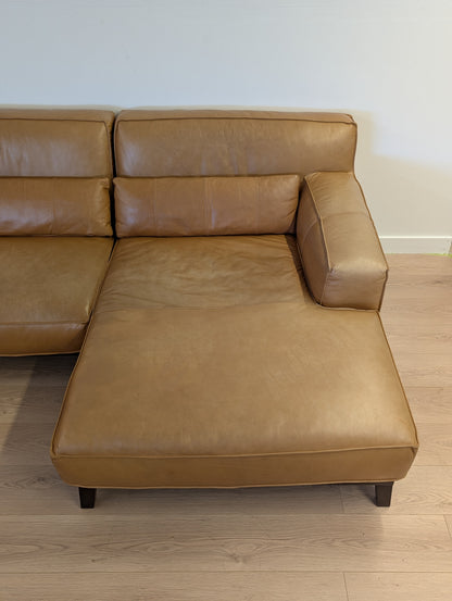 Moe's Marion Sectional
