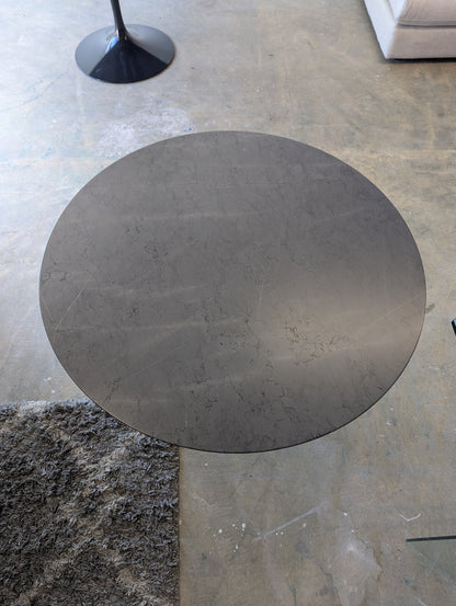 Knoll 42' Saarine Table