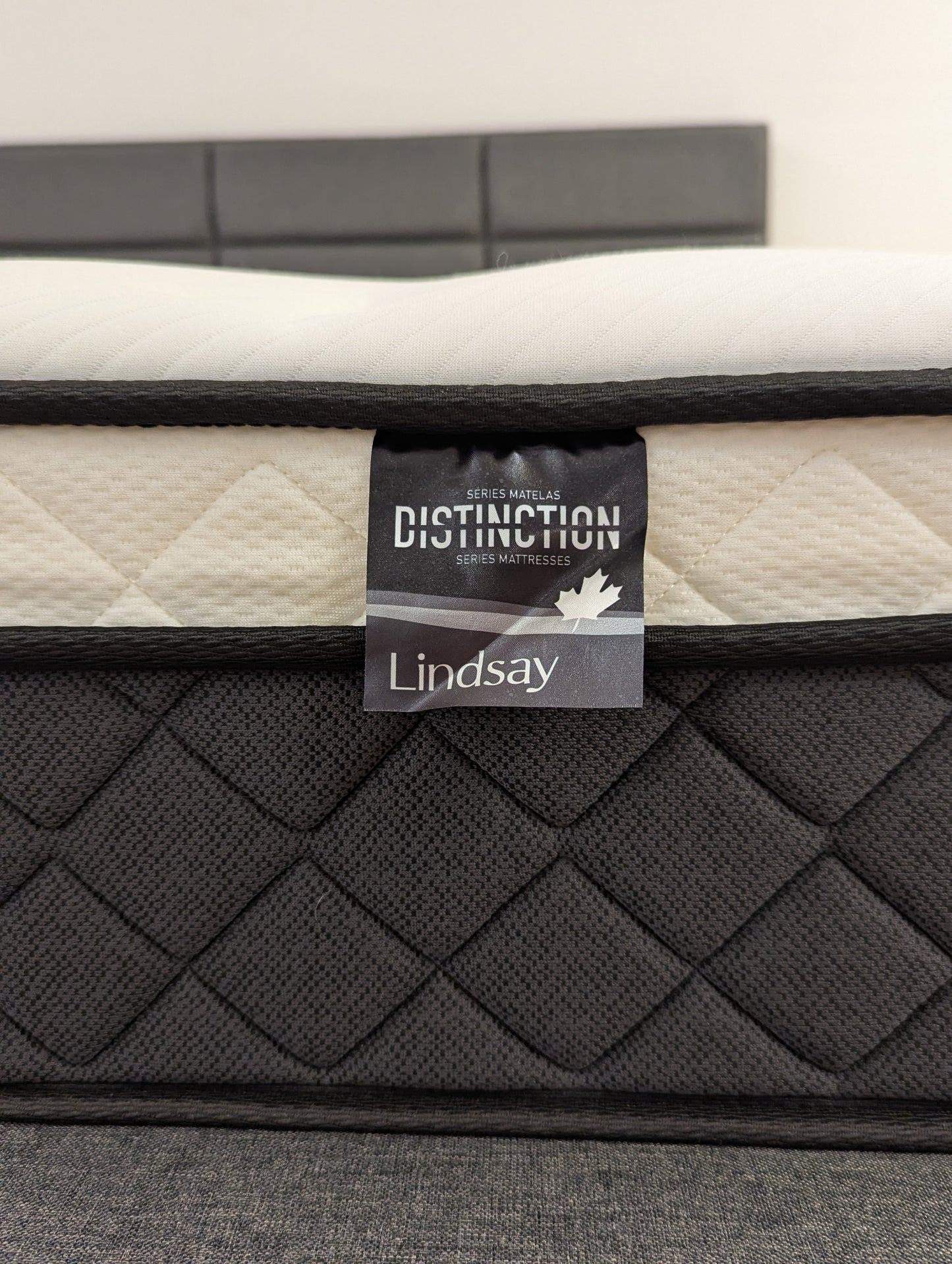 Sleep Country Canada Distinction Series Lindsay Queen Mattress