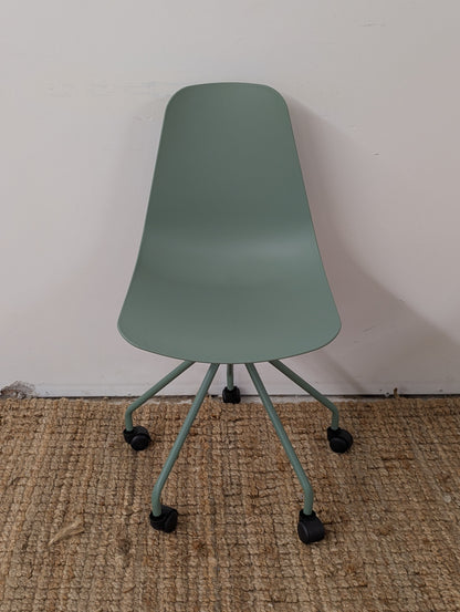 Article Svelti Office Chair - Aloe Green