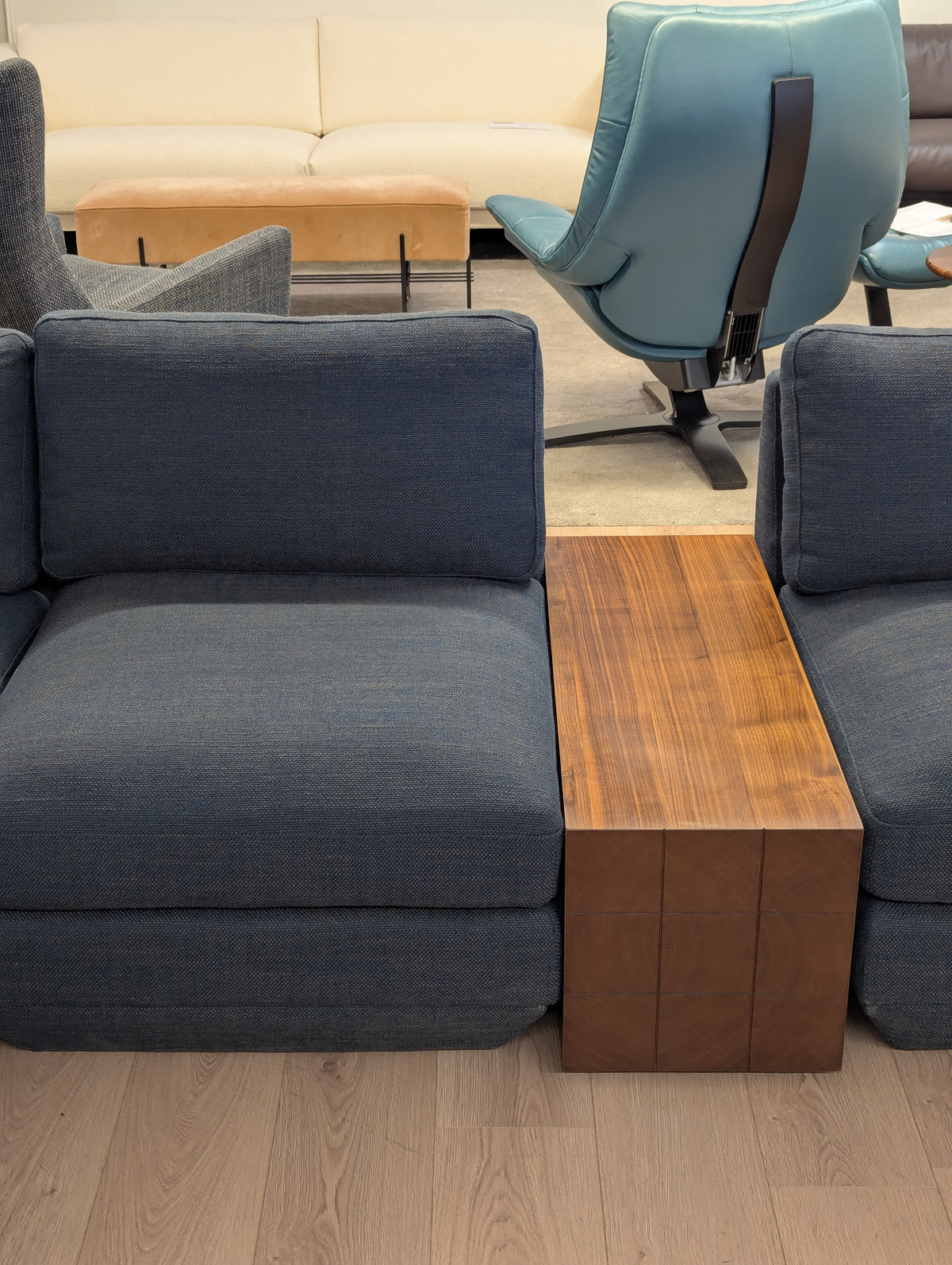 Gus Modern Podium 8 Piece Sectional Set