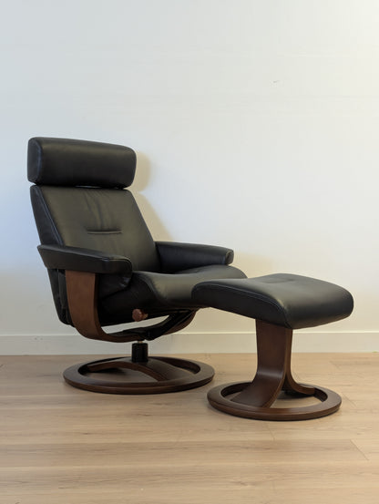 La-Z-Boy Aura 726-92M Swivel Chair with Footrest