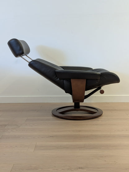 La-Z-Boy Aura 726-92M Swivel Chair with Footrest