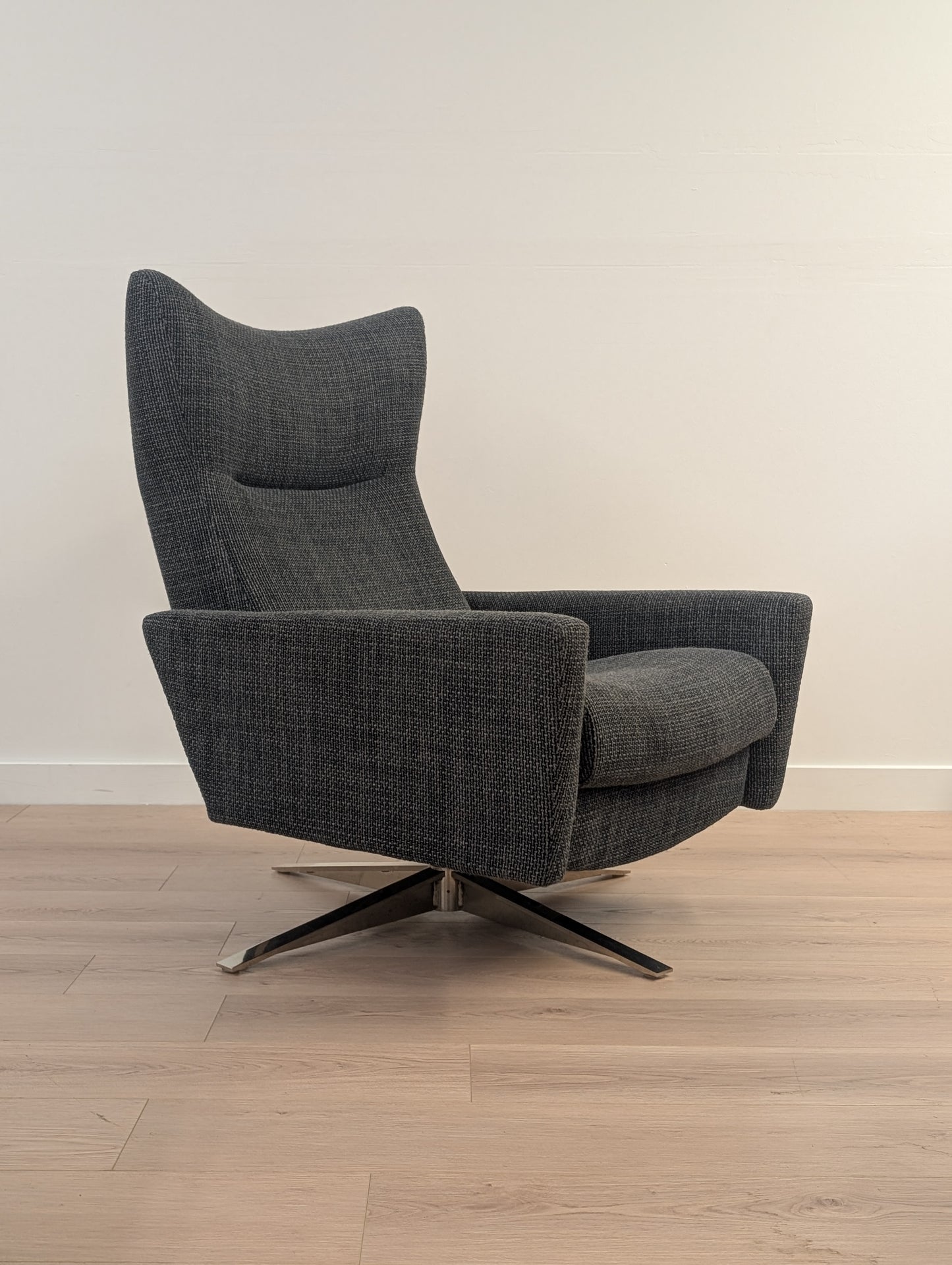 American Leather Stratus Swivel Chair (2 Available)
