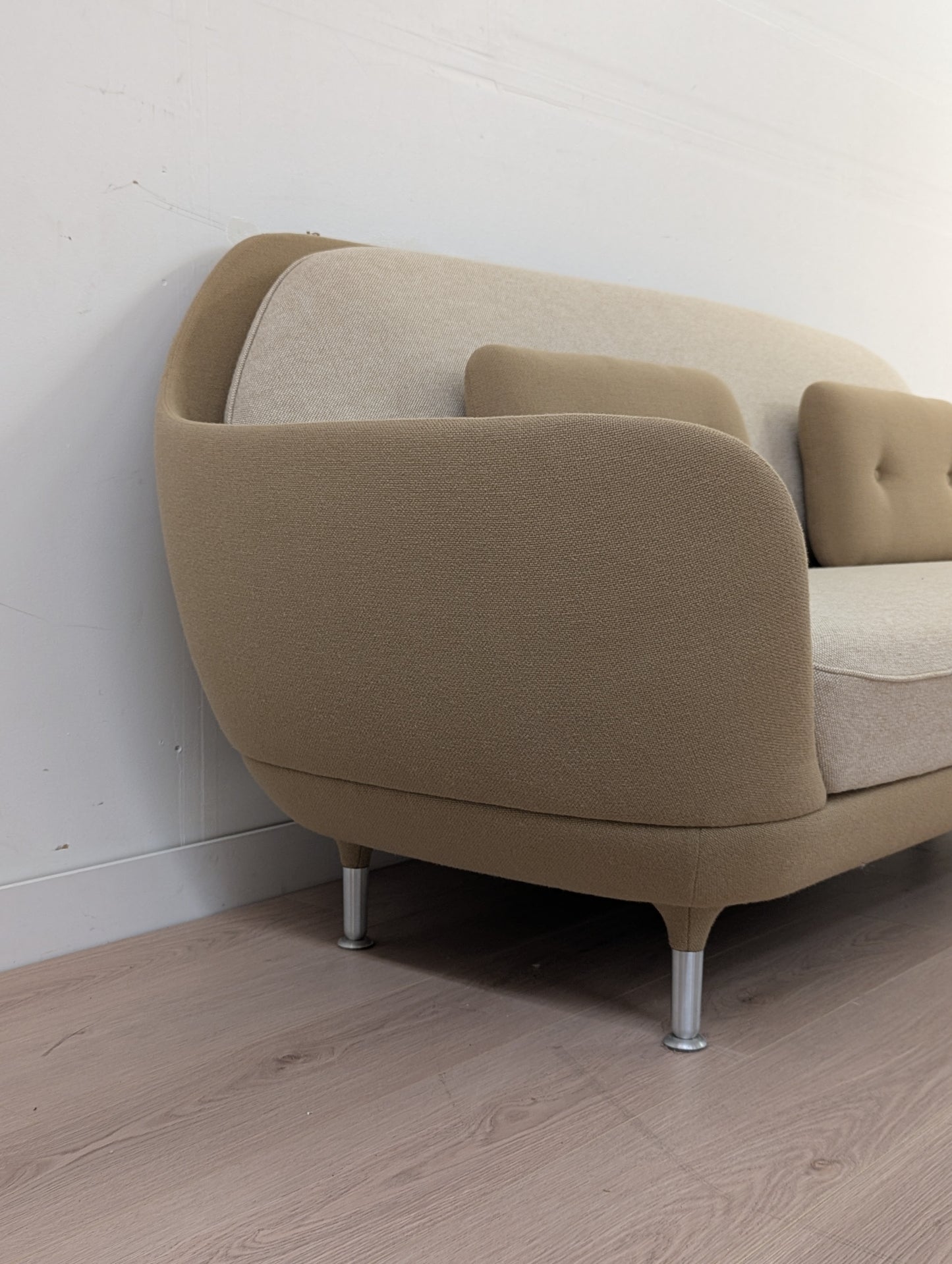Fritz Hansen Favn JH3 Sofa