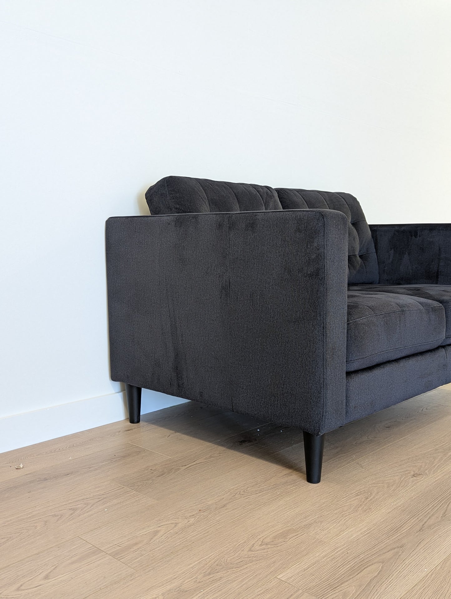 Leon's Athena Loveseat