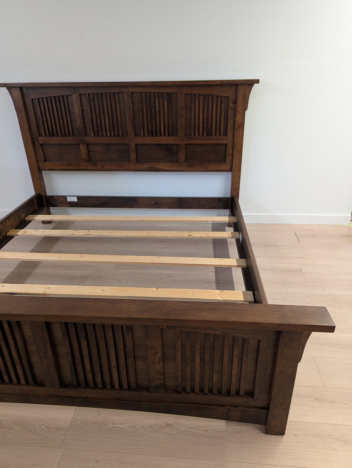Sahara Home Furniture Solitaire Bedframe (Queen)