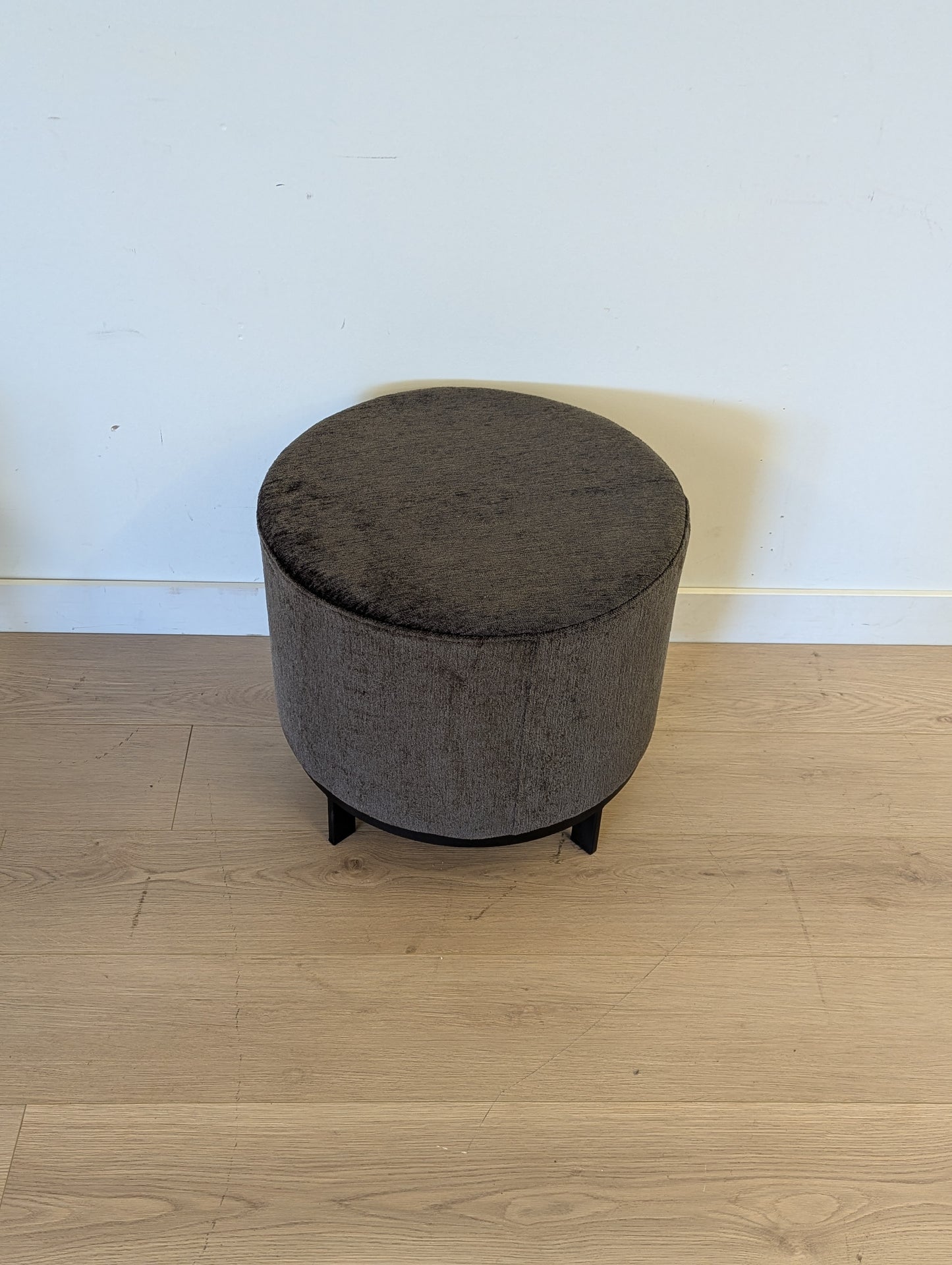Trica Sara Chair & Marshmallow Ottoman
