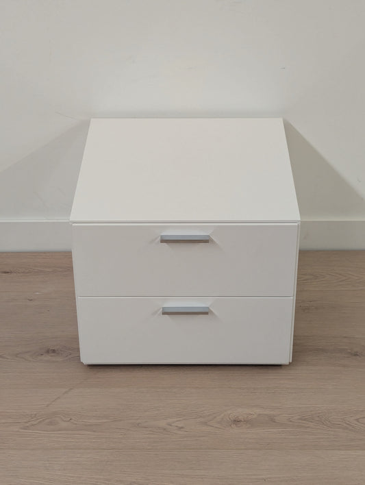Montis Intu 2 Drawer Nightstand