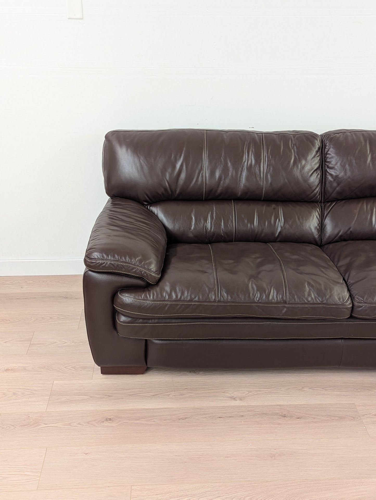 La-Z-Boy Dexter Stationary Leather Sofa