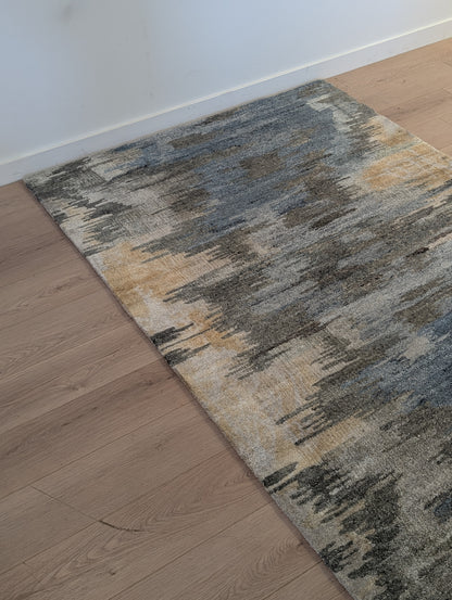 Surya Montclair Rug (5' x 7'6")
