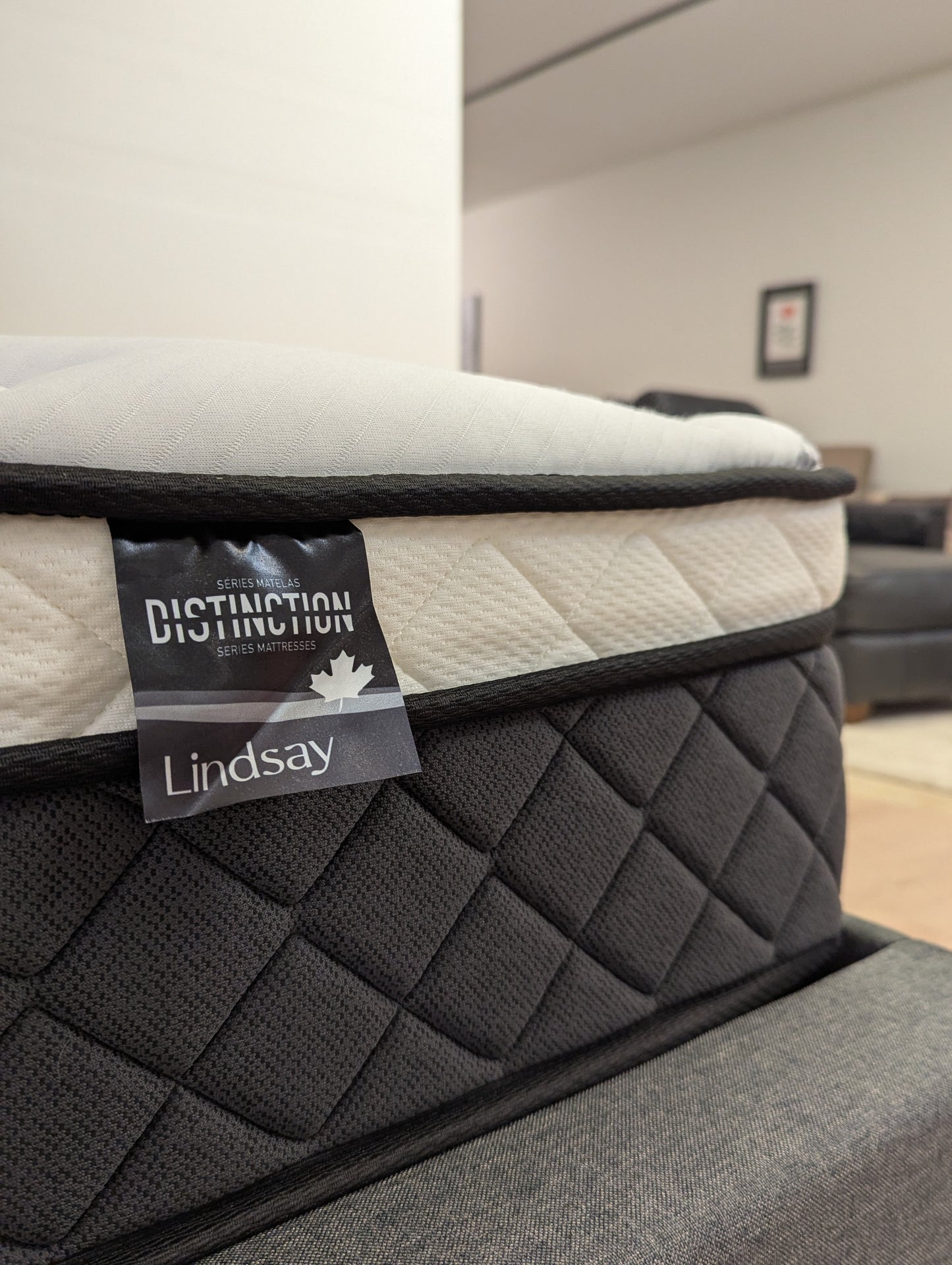 Sleep Country Canada Distinction Series Lindsay Queen Mattress