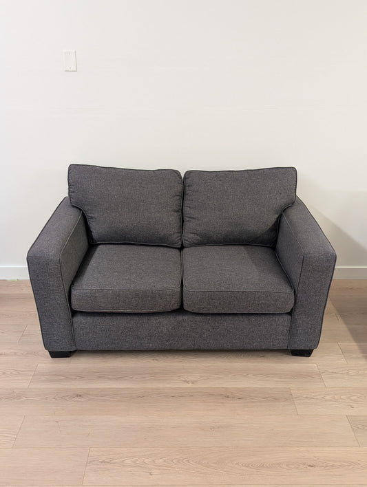 Stylus 2110 Loveseat