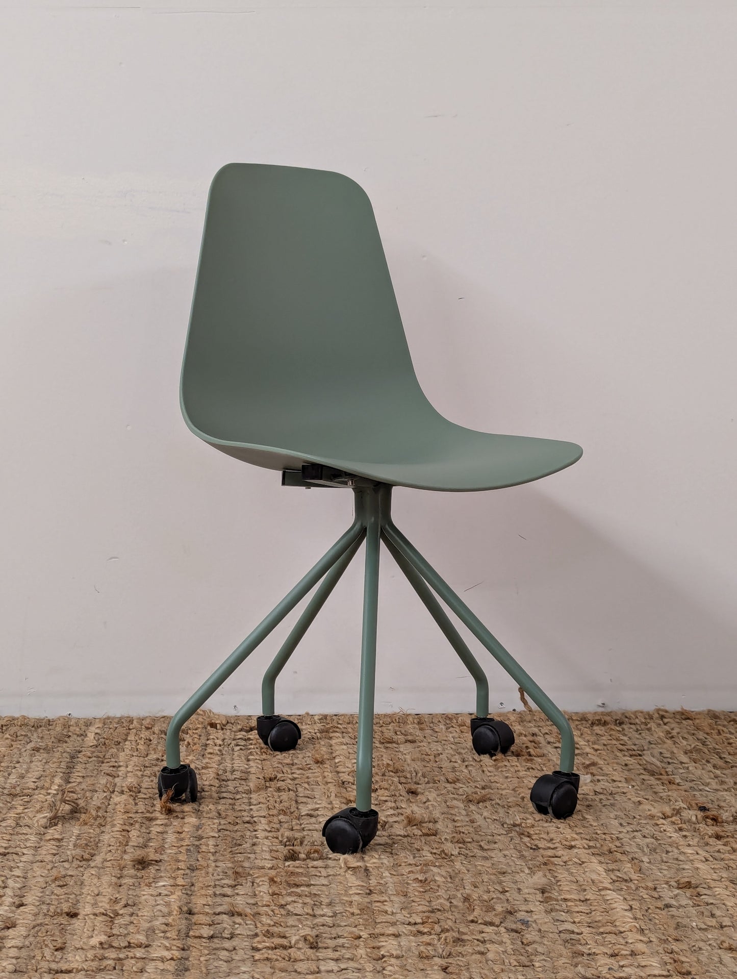 Article Svelti Office Chair - Aloe Green