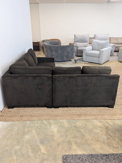 Stylus Metro Sectional