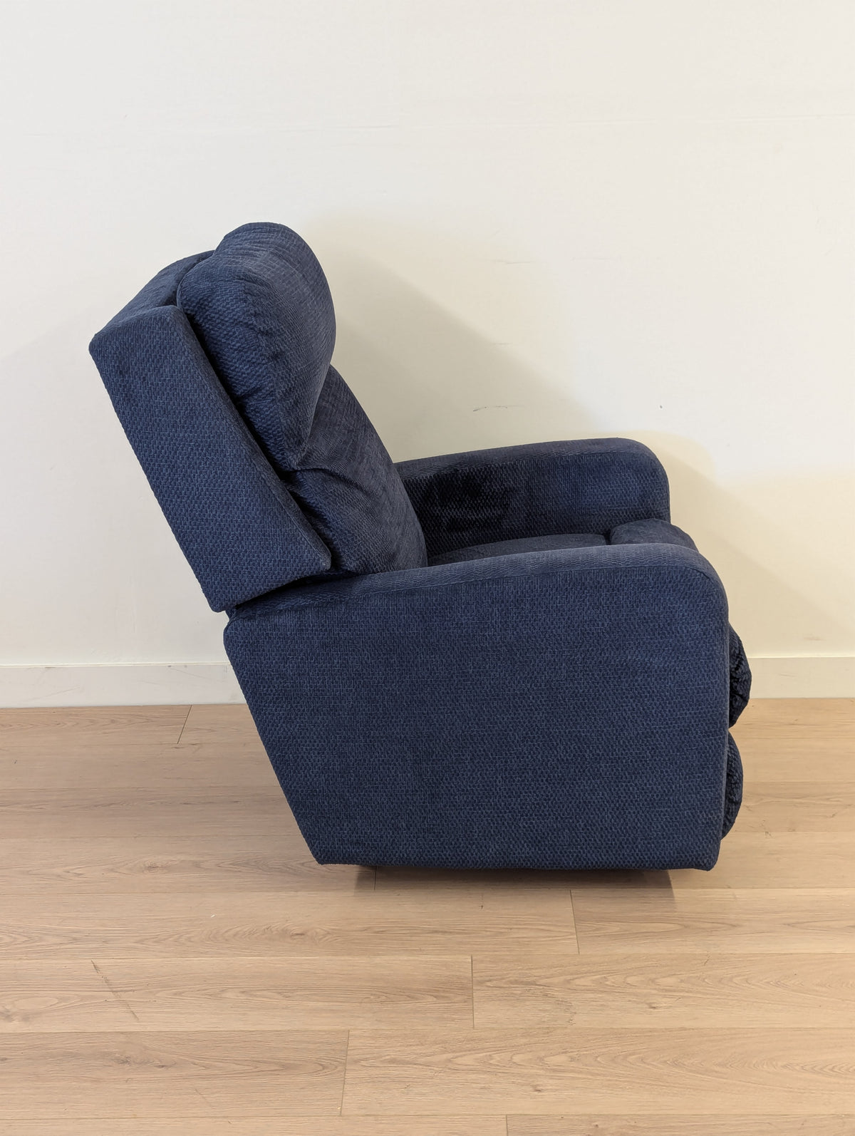 La-Z-Boy Finley Power Reclining Chair (2 Available)