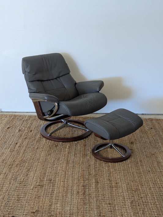 Ekornes Stressless Ruby Reclining Chair + Ottoman