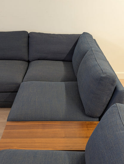 Gus Modern Podium 8 Piece Sectional Set