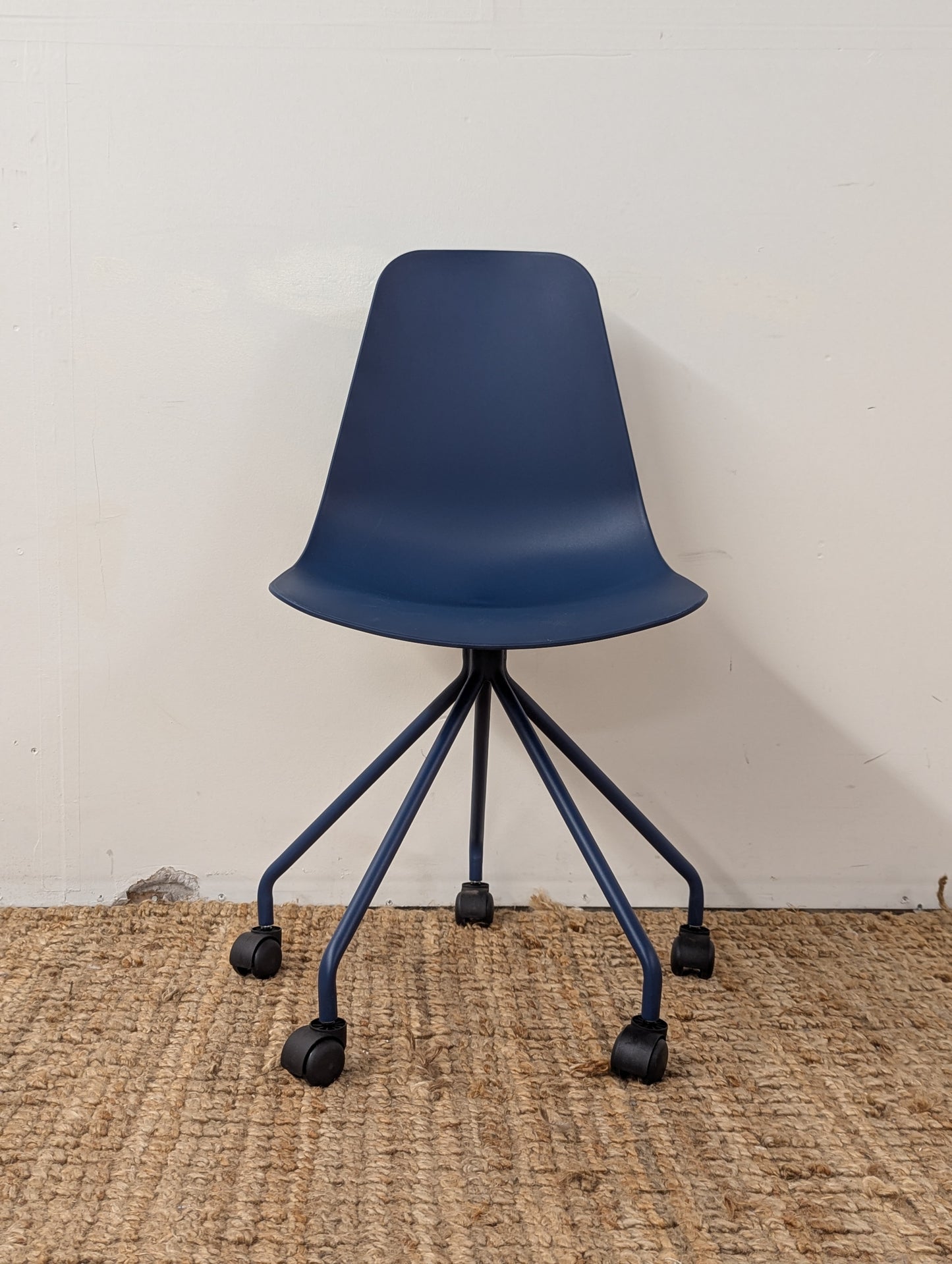 Article Svelti Office Chair - Berry Blue