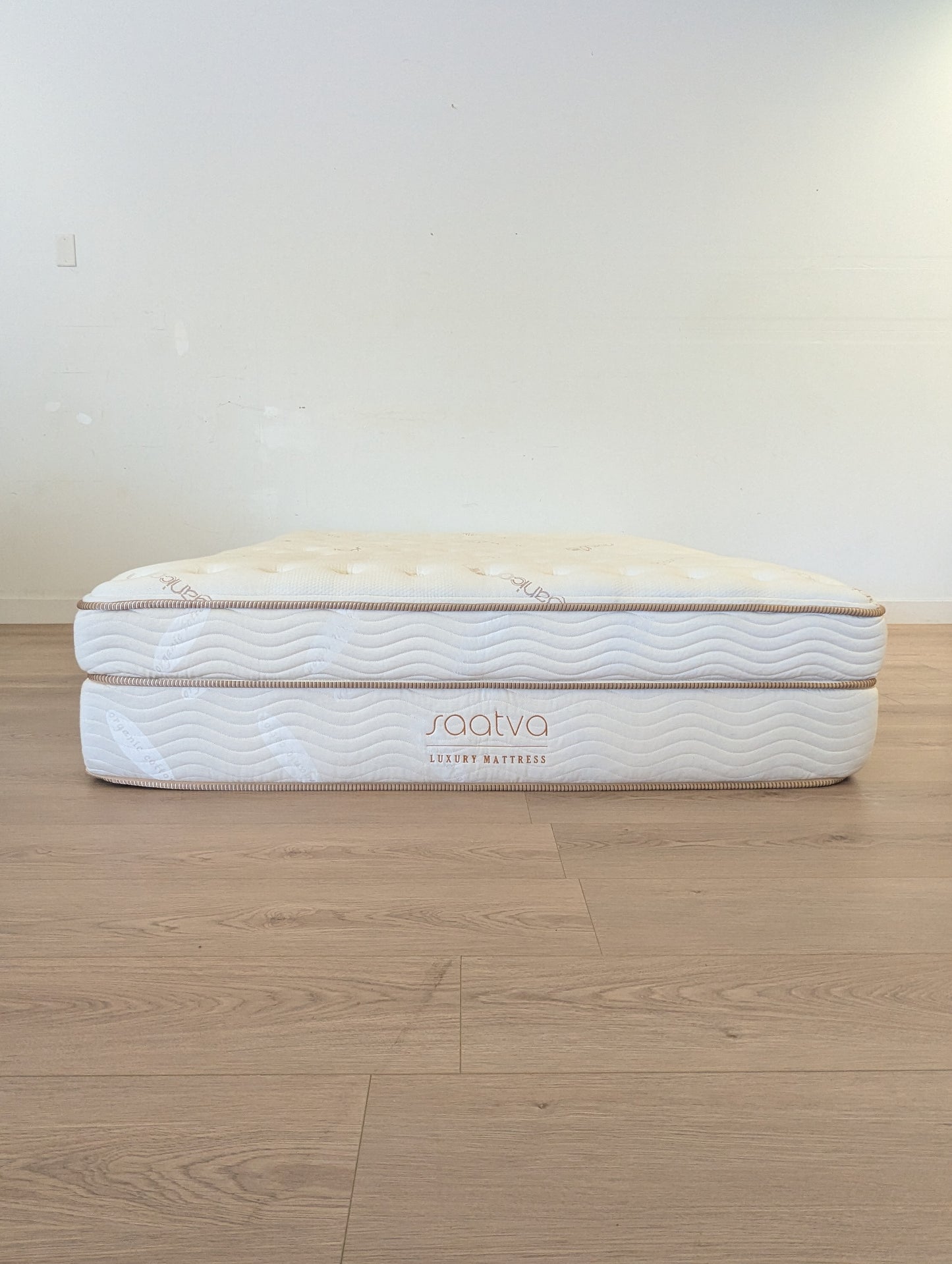 Saatva Classic Luxury Firm Mattress - Queen