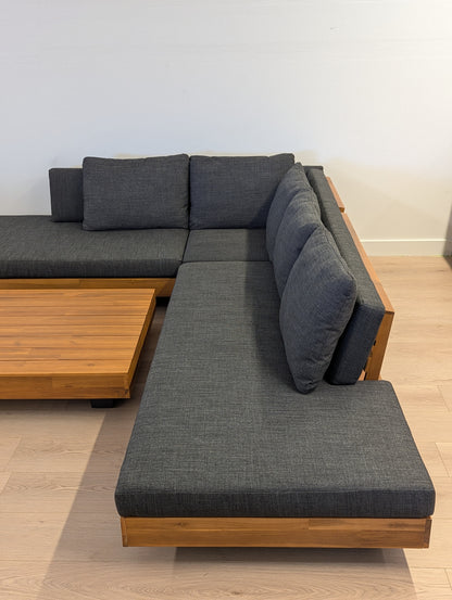 Article 100" Lubek Sectional Set (Cover Included)