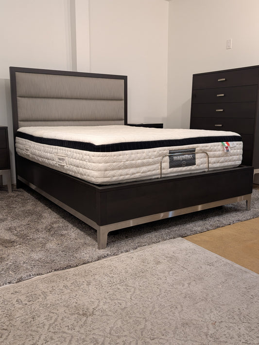 Durham Defined Distinction Bedframe with Headboard