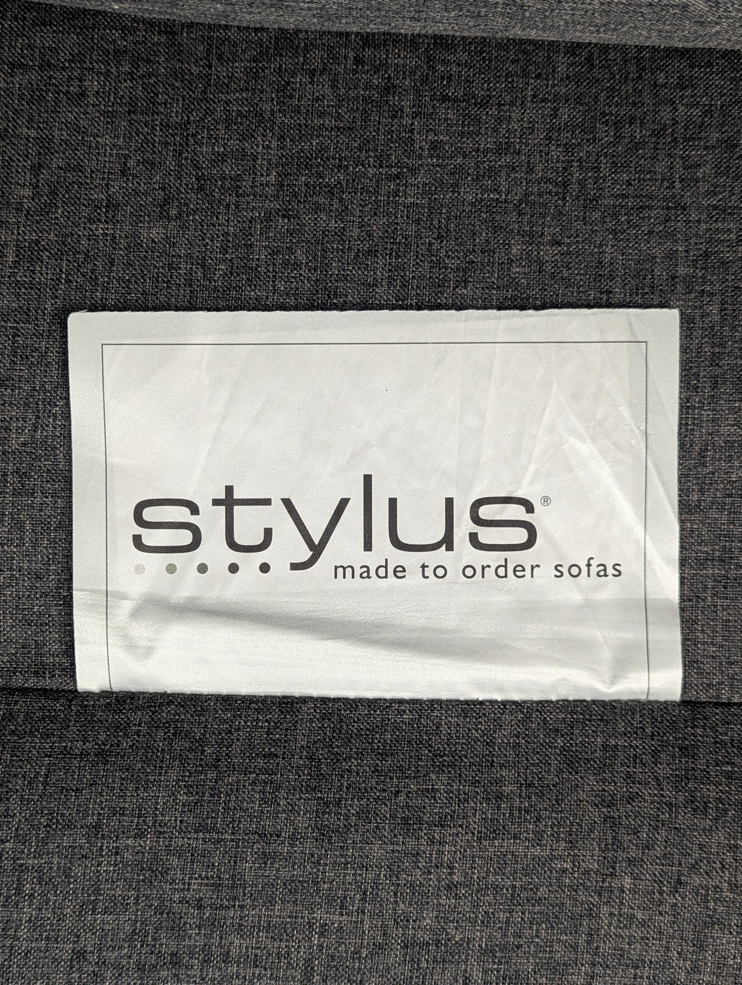Stylus 2110 Loveseat